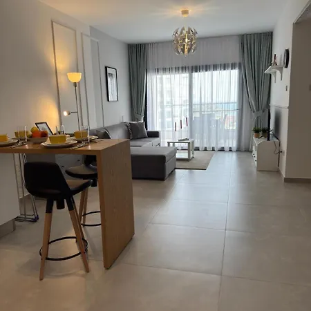 Ceasar Blue Wellness And Apartment