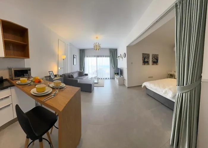 Ceasar Blue Wellness And Апартаменты *